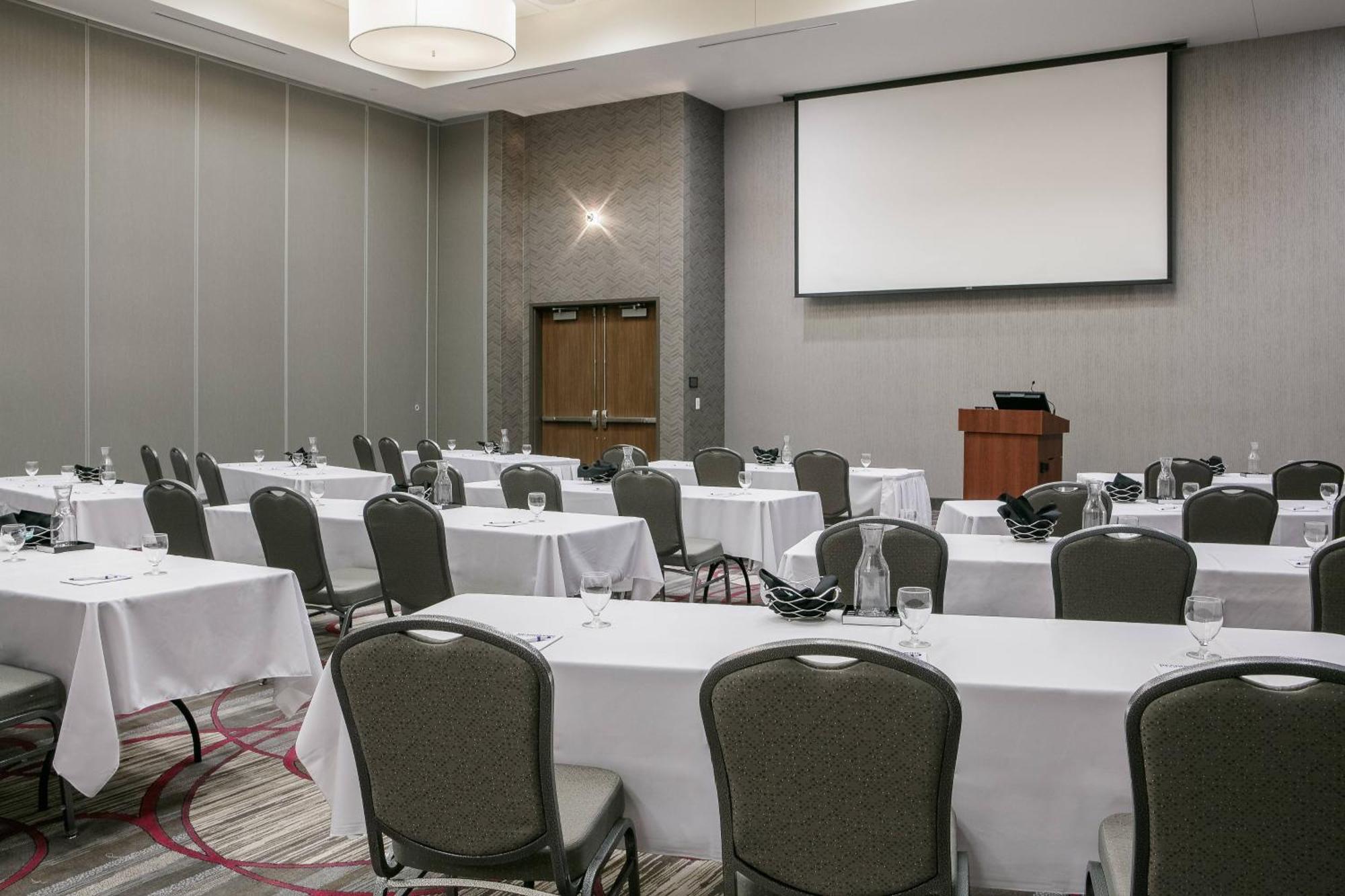 Courtyard By Marriott Omaha Bellevue At Beardmore Event Center Exteriér fotografie